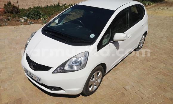 Acheter Occasion Voiture Honda Fit Blanc à Beitbridge, Matabeleland South