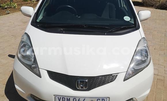 Buy Used Honda Fit White Car in Beitbridge in Matabeleland South Buy Used Honda Fit White Car in Beitbridge in Matabeleland South