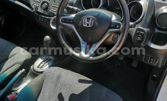 Buy Used Honda Fit White Car in Beitbridge in Matabeleland South Buy Used Honda Fit White Car in Beitbridge in Matabeleland South