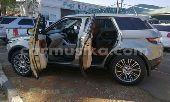 Nunua Ilio tumika Land Rover Range Rover Evoque Fedha Gari ndani ya Beitbridge nchini Matabeleland Kusini Nunua Ilio tumika Land Rover Range Rover Evoque Fedha Gari ndani ya Beitbridge nchini Matabeleland Kusini