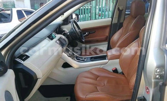 Nunua Ilio tumika Land Rover Range Rover Evoque Fedha Gari ndani ya Beitbridge nchini Matabeleland Kusini Nunua Ilio tumika Land Rover Range Rover Evoque Fedha Gari ndani ya Beitbridge nchini Matabeleland Kusini