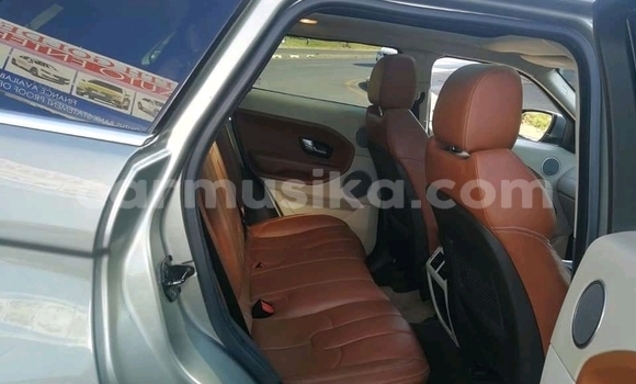 Nunua Ilio tumika Land Rover Range Rover Evoque Fedha Gari ndani ya Beitbridge nchini Matabeleland Kusini Nunua Ilio tumika Land Rover Range Rover Evoque Fedha Gari ndani ya Beitbridge nchini Matabeleland Kusini