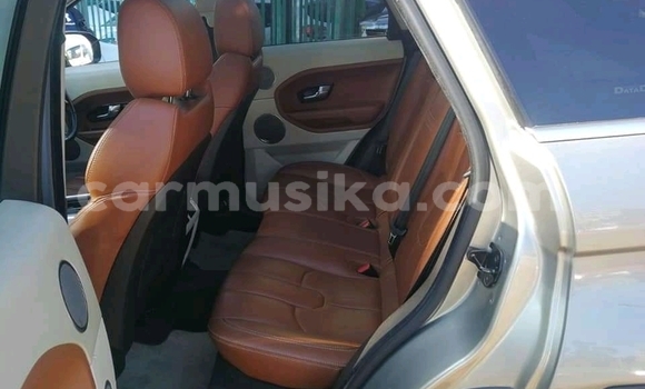 Nunua Ilio tumika Land Rover Range Rover Evoque Fedha Gari ndani ya Beitbridge nchini Matabeleland Kusini Nunua Ilio tumika Land Rover Range Rover Evoque Fedha Gari ndani ya Beitbridge nchini Matabeleland Kusini