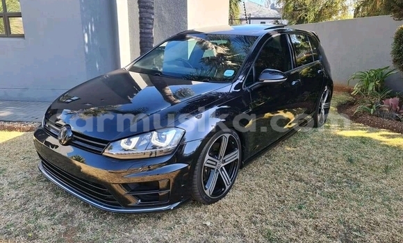 Tenga Tsaru Volkswagen Golf R Nhema Mota in Beitbridge in Matabeleland South