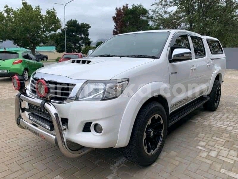 Big with watermark toyota hilux matabeleland south beitbridge 17124