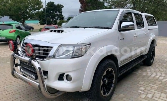 Nunua Ilio tumika Toyota Hilux Nyeupe Gari ndani ya Beitbridge nchini Matabeleland Kusini