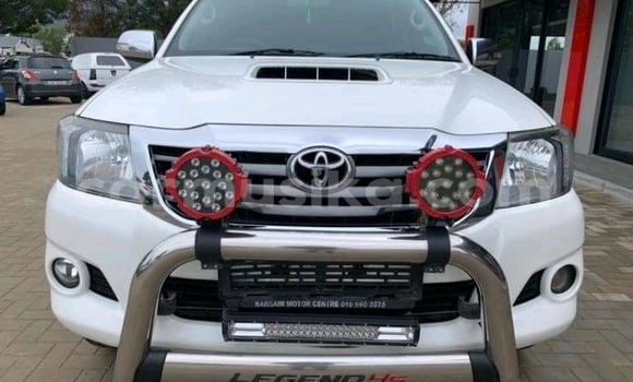 Nunua Ilio tumika Toyota Hilux Nyeupe Gari ndani ya Beitbridge nchini Matabeleland Kusini Nunua Ilio tumika Toyota Hilux Nyeupe Gari ndani ya Beitbridge nchini Matabeleland Kusini