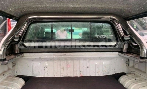 Nunua Ilio tumika Toyota Hilux Nyeupe Gari ndani ya Beitbridge nchini Matabeleland Kusini Nunua Ilio tumika Toyota Hilux Nyeupe Gari ndani ya Beitbridge nchini Matabeleland Kusini