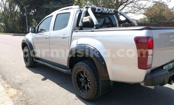 Buy Used Isuzu KB White Car in Beitbridge in Matabeleland South Buy Used Isuzu KB White Car in Beitbridge in Matabeleland South