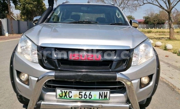 Buy Used Isuzu KB White Car in Beitbridge in Matabeleland South Buy Used Isuzu KB White Car in Beitbridge in Matabeleland South