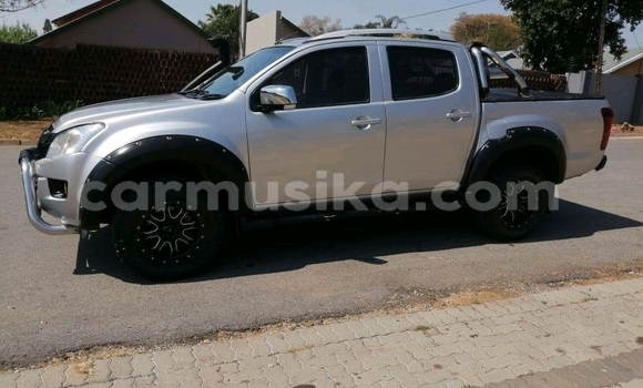 Buy Used Isuzu KB White Car in Beitbridge in Matabeleland South Buy Used Isuzu KB White Car in Beitbridge in Matabeleland South