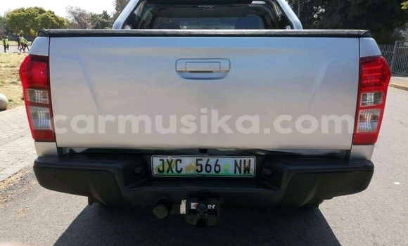 Buy Used Isuzu KB White Car in Beitbridge in Matabeleland South Buy Used Isuzu KB White Car in Beitbridge in Matabeleland South