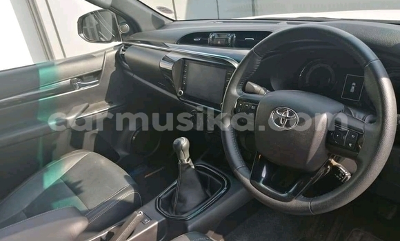 Tenga Tsaru Toyota Hilux Chena Mota in Beitbridge in Matabeleland South Tenga Tsaru Toyota Hilux Chena Mota in Beitbridge in Matabeleland South