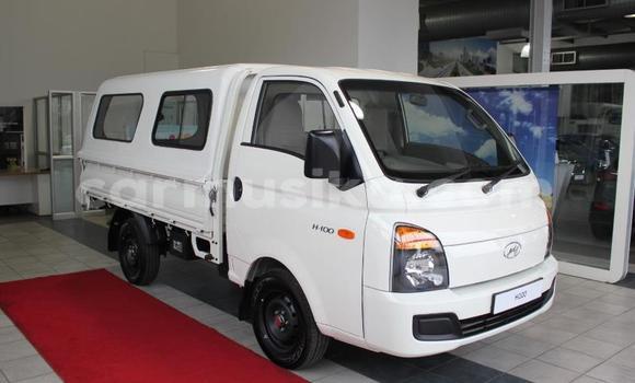 Buy Used Hyundai H1 White Car in Harare in Harare