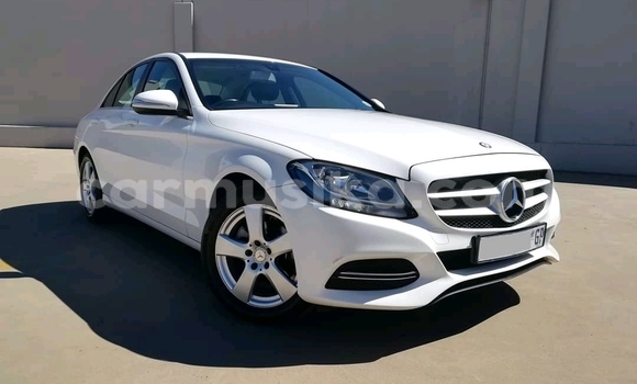 Tenga Tsaru Mercedes‒Benz C–Class Chena Mota in Beitbridge in Matabeleland South Tenga Tsaru Mercedes‒Benz C–Class Chena Mota in Beitbridge in Matabeleland South