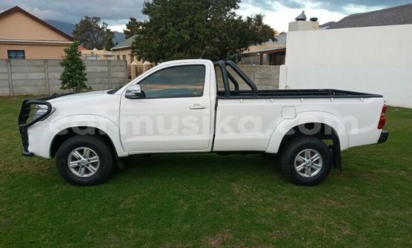 Acheter Occasion Voiture Toyota Hilux Blanc à Kwekwe, Midlands Acheter Occasion Voiture Toyota Hilux Blanc à Kwekwe, Midlands