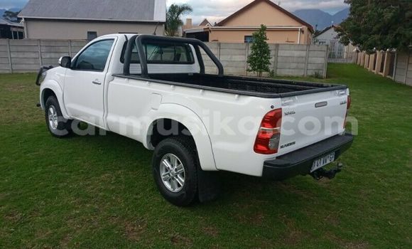 Acheter Occasion Voiture Toyota Hilux Blanc à Kwekwe, Midlands Acheter Occasion Voiture Toyota Hilux Blanc à Kwekwe, Midlands