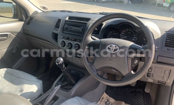 Acheter Occasion Voiture Toyota Hilux Blanc à Kwekwe, Midlands Acheter Occasion Voiture Toyota Hilux Blanc à Kwekwe, Midlands