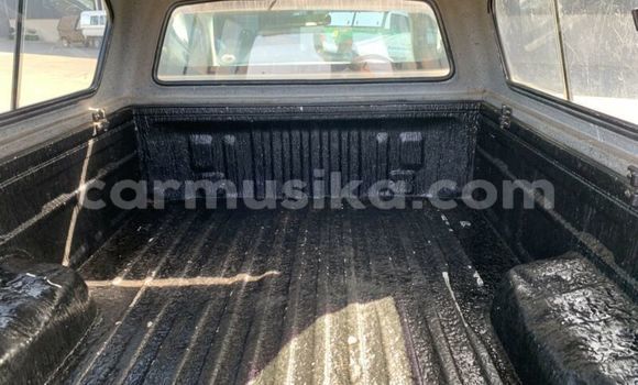 Acheter Occasion Voiture Toyota Hilux Blanc à Kwekwe, Midlands Acheter Occasion Voiture Toyota Hilux Blanc à Kwekwe, Midlands