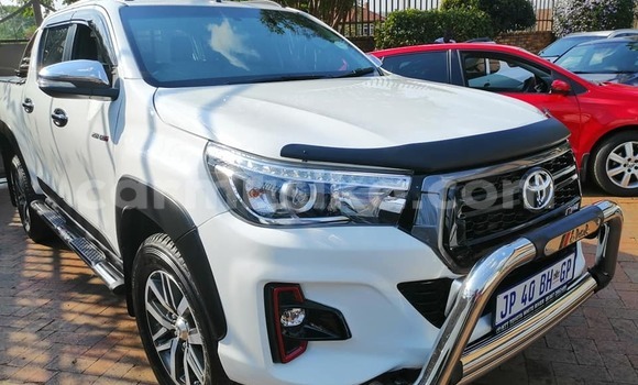 Tenga Tsaru Toyota Hilux Chena Mota in Beitbridge in Matabeleland South Tenga Tsaru Toyota Hilux Chena Mota in Beitbridge in Matabeleland South
