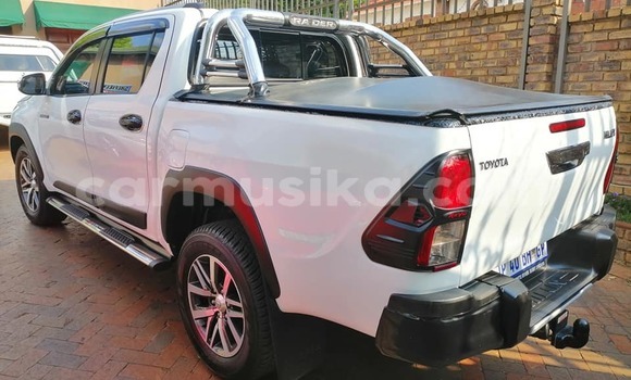 Tenga Tsaru Toyota Hilux Chena Mota in Beitbridge in Matabeleland South Tenga Tsaru Toyota Hilux Chena Mota in Beitbridge in Matabeleland South