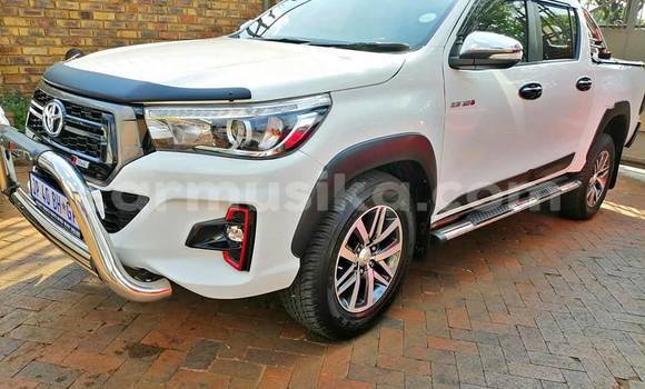 Tenga Tsaru Toyota Hilux Chena Mota in Beitbridge in Matabeleland South Tenga Tsaru Toyota Hilux Chena Mota in Beitbridge in Matabeleland South