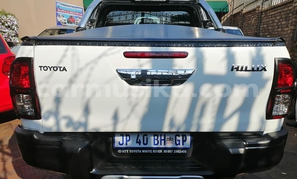 Tenga Tsaru Toyota Hilux Chena Mota in Beitbridge in Matabeleland South Tenga Tsaru Toyota Hilux Chena Mota in Beitbridge in Matabeleland South