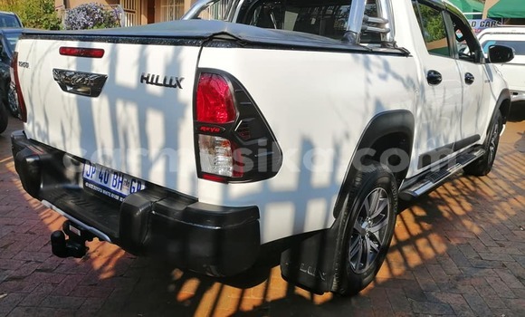 Tenga Tsaru Toyota Hilux Chena Mota in Beitbridge in Matabeleland South Tenga Tsaru Toyota Hilux Chena Mota in Beitbridge in Matabeleland South