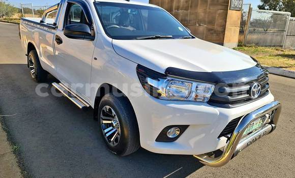 Tenga Tsaru Toyota Hilux Chena Mota in Beitbridge in Matabeleland South Tenga Tsaru Toyota Hilux Chena Mota in Beitbridge in Matabeleland South