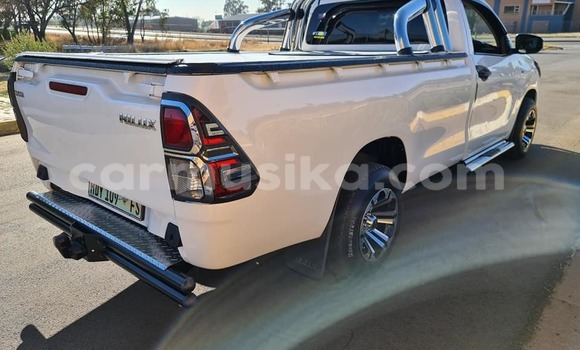 Tenga Tsaru Toyota Hilux Chena Mota in Beitbridge in Matabeleland South Tenga Tsaru Toyota Hilux Chena Mota in Beitbridge in Matabeleland South