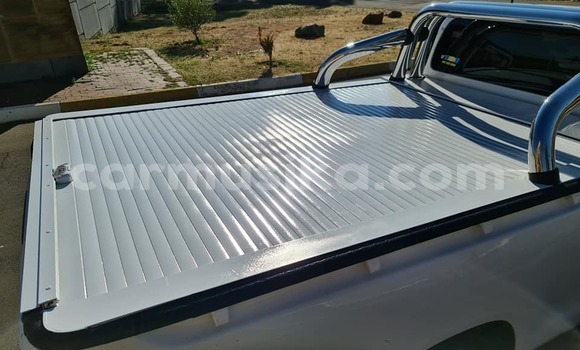 Tenga Tsaru Toyota Hilux Chena Mota in Beitbridge in Matabeleland South Tenga Tsaru Toyota Hilux Chena Mota in Beitbridge in Matabeleland South