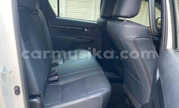 Tenga Tsaru Toyota Hilux Chena Mota in Beitbridge in Matabeleland South Tenga Tsaru Toyota Hilux Chena Mota in Beitbridge in Matabeleland South