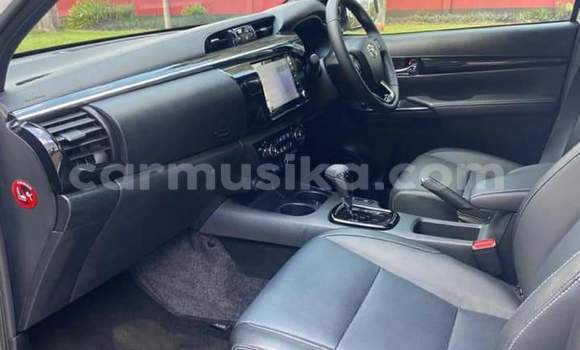 Tenga Tsaru Toyota Hilux Chena Mota in Beitbridge in Matabeleland South Tenga Tsaru Toyota Hilux Chena Mota in Beitbridge in Matabeleland South