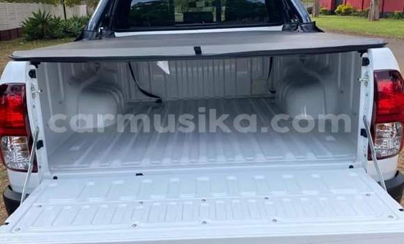 Tenga Tsaru Toyota Hilux Chena Mota in Beitbridge in Matabeleland South Tenga Tsaru Toyota Hilux Chena Mota in Beitbridge in Matabeleland South