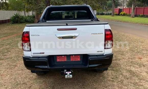 Tenga Tsaru Toyota Hilux Chena Mota in Beitbridge in Matabeleland South Tenga Tsaru Toyota Hilux Chena Mota in Beitbridge in Matabeleland South