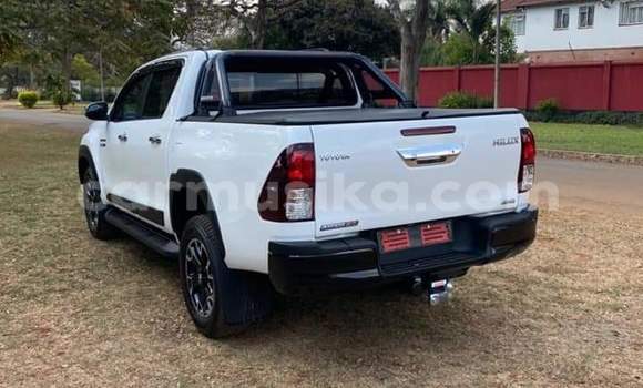 Tenga Tsaru Toyota Hilux Chena Mota in Beitbridge in Matabeleland South Tenga Tsaru Toyota Hilux Chena Mota in Beitbridge in Matabeleland South
