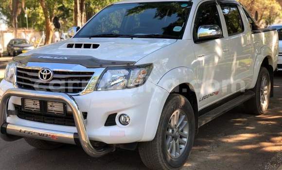 Tenga Tsaru Toyota Hilux Chena Mota in Beitbridge in Matabeleland South Tenga Tsaru Toyota Hilux Chena Mota in Beitbridge in Matabeleland South