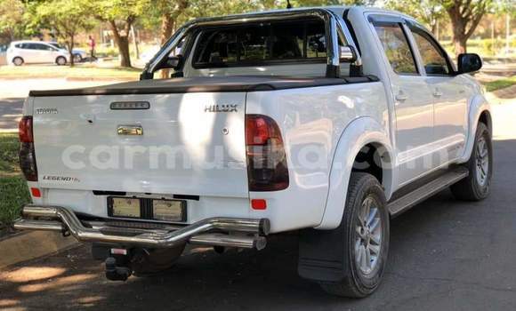 Tenga Tsaru Toyota Hilux Chena Mota in Beitbridge in Matabeleland South Tenga Tsaru Toyota Hilux Chena Mota in Beitbridge in Matabeleland South