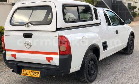 Acheter Occasion Voiture Opel Corsa Blanc à Beitbridge, Matabeleland South Acheter Occasion Voiture Opel Corsa Blanc à Beitbridge, Matabeleland South