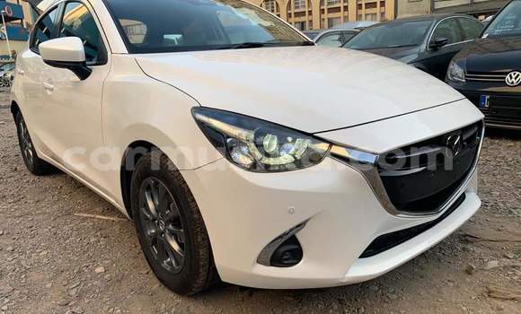 Acheter Occasion Voiture Mazda Demio Blanc à Beitbridge, Matabeleland South