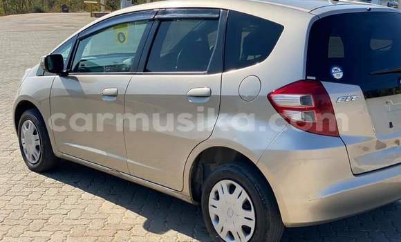Buy Used Honda Fit Silver Car in Beitbridge in Matabeleland South Buy Used Honda Fit Silver Car in Beitbridge in Matabeleland South