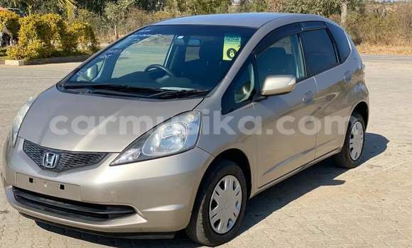 Buy Used Honda Fit Silver Car in Beitbridge in Matabeleland South Buy Used Honda Fit Silver Car in Beitbridge in Matabeleland South