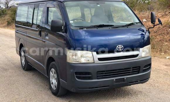 Tenga Tsaru Toyota Hiace Bhuruu Mota in Beitbridge in Matabeleland South