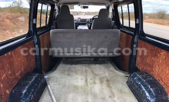 Buy Used Toyota Hiace Blue Car in Beitbridge in Matabeleland South Buy Used Toyota Hiace Blue Car in Beitbridge in Matabeleland South