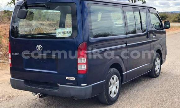 Buy Used Toyota Hiace Blue Car in Beitbridge in Matabeleland South Buy Used Toyota Hiace Blue Car in Beitbridge in Matabeleland South