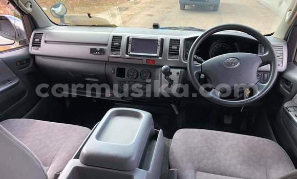 Buy Used Toyota Hiace White Car in Harare in Harare Buy Used Toyota Hiace White Car in Harare in Harare
