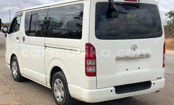 Buy Used Toyota Hiace White Car in Harare in Harare Buy Used Toyota Hiace White Car in Harare in Harare
