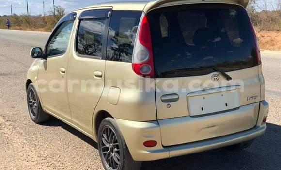 Tenga Tsaru Toyota FunCargo Sirivha Mota in Beitbridge in Matabeleland South Tenga Tsaru Toyota FunCargo Sirivha Mota in Beitbridge in Matabeleland South