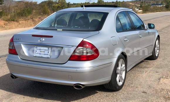 Buy Used Mercedes‒Benz E–Class Silver Car in Beitbridge in Matabeleland South Buy Used Mercedes‒Benz E–Class Silver Car in Beitbridge in Matabeleland South