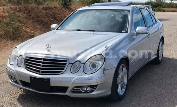 Buy Used Mercedes‒Benz E–Class Silver Car in Beitbridge in Matabeleland South Buy Used Mercedes‒Benz E–Class Silver Car in Beitbridge in Matabeleland South